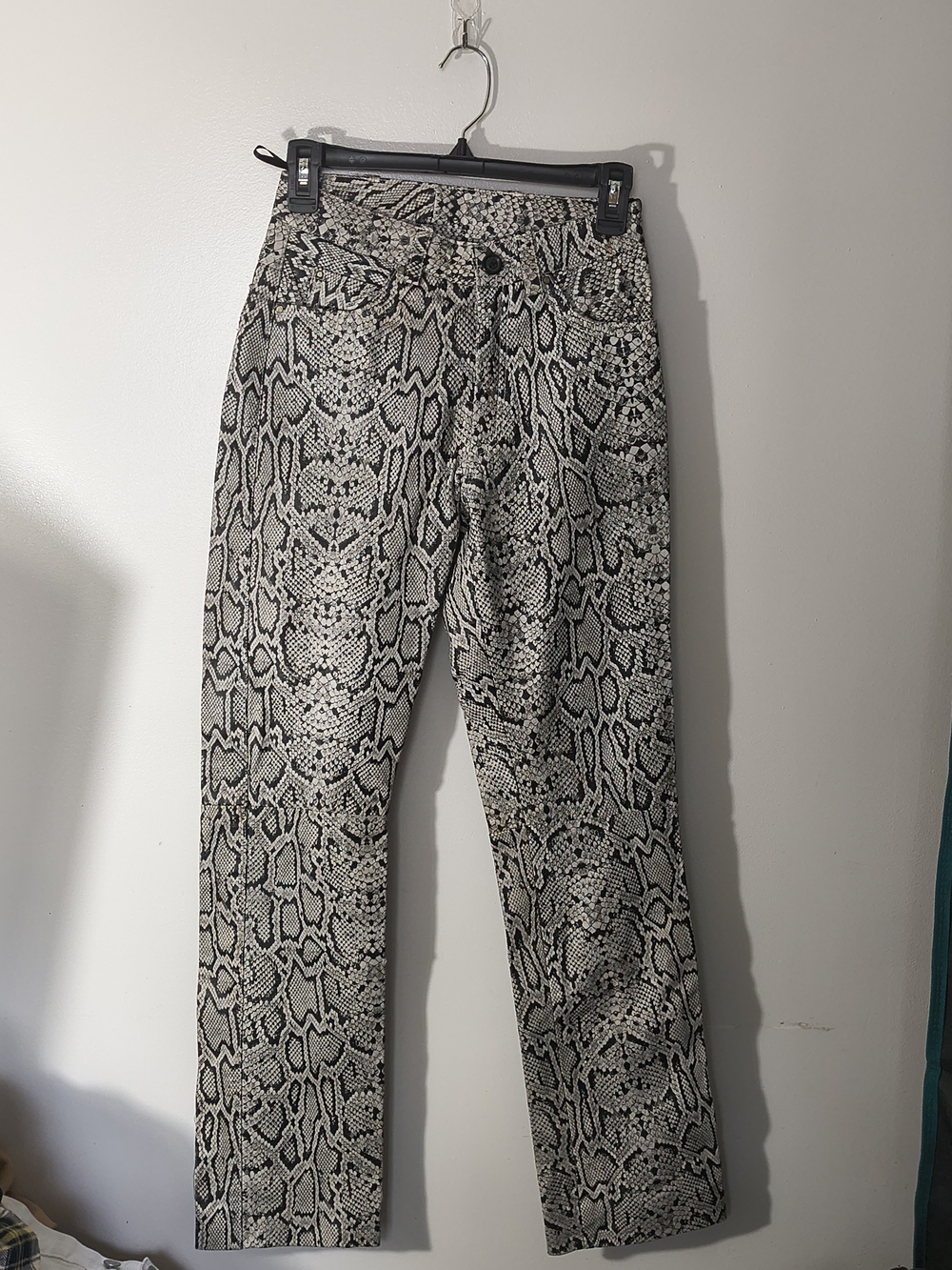 Straight Leg Snake Print Pants - Black & White